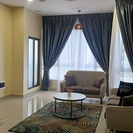 Bali Residence By Beca Inn , Musliim Only ملقا المظهر الخارجي الصورة