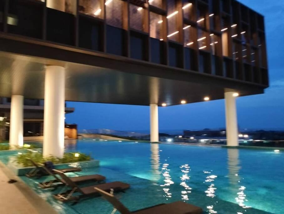Bali Residence By Beca Inn , Musliim Only ملقا المظهر الخارجي الصورة
